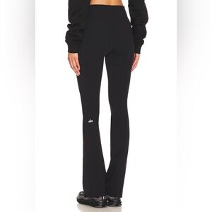 Alo Yoga Airbrush High Waist Bootcut Legging - M